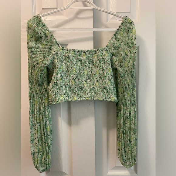 🕑 NWOT | ASTR the label | Bonnie Pleated Smocked Sweatheart Crop | Green | XS - Picture 5 of 13